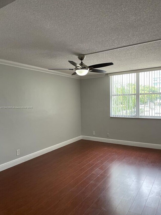 Building Photo - 9143 SW 77th Ave