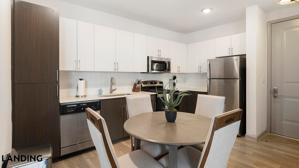 Building Photo - 1001 S Center St