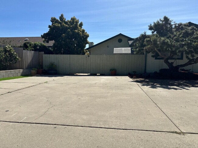 Building Photo - Spacious 2BR/2BA Single-Level ADU with Private Courtyard