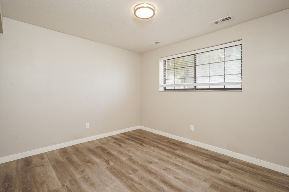 Building Photo - 149 N 400 W