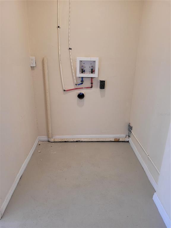 Building Photo - 2118 Lake Christie Dr