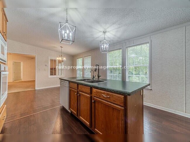 Building Photo - A COUNTRY DREAM! 4BR, 2BATH MANUFACTURED HOME, $1650./month