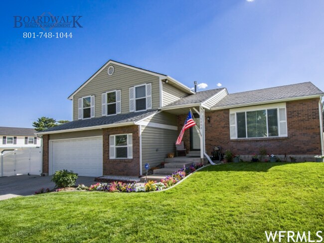 Primary Photo - Updated 5-Bedroom Home in Sandy