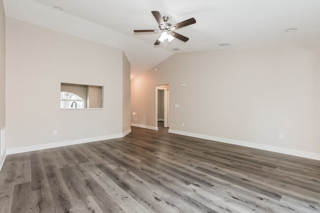 Building Photo - 306 Carriage Crossing Cir