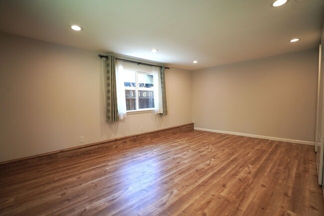 Building Photo - Beautiful Updated San Jose Home!