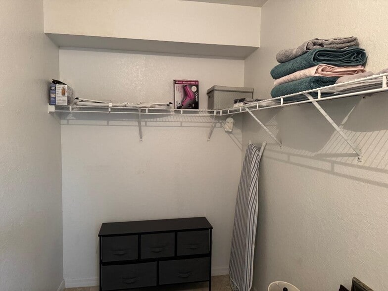 Building Photo - 8313 Bernwood Cove Loop