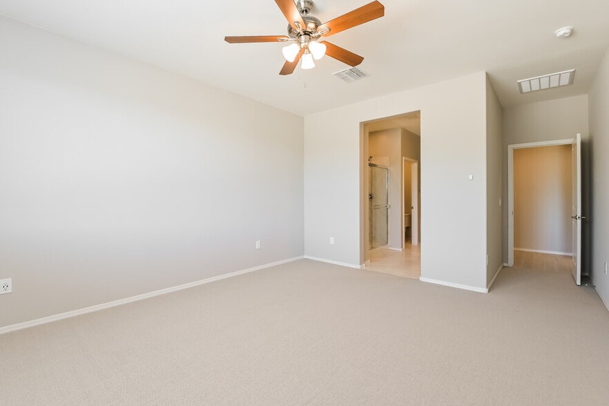 Building Photo - 13875 E Silver Pne Trl