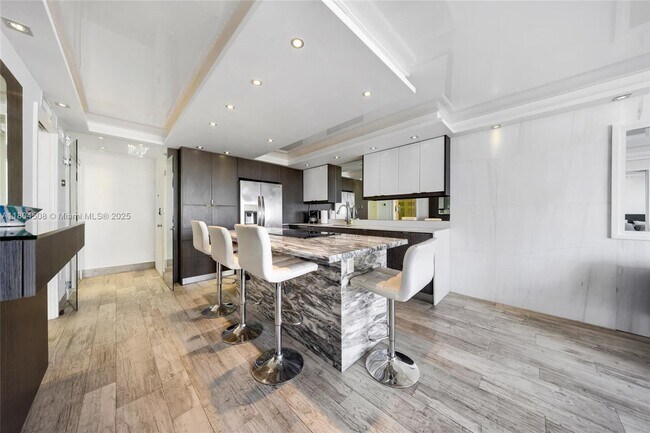 Building Photo - 401 Ocean Dr