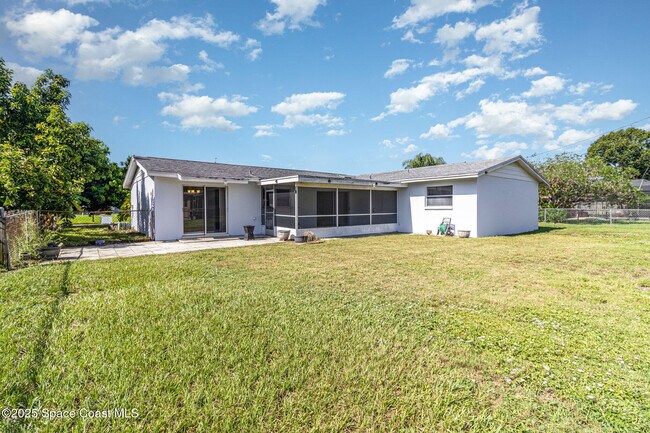 Building Photo - 1292 St Andrews Dr