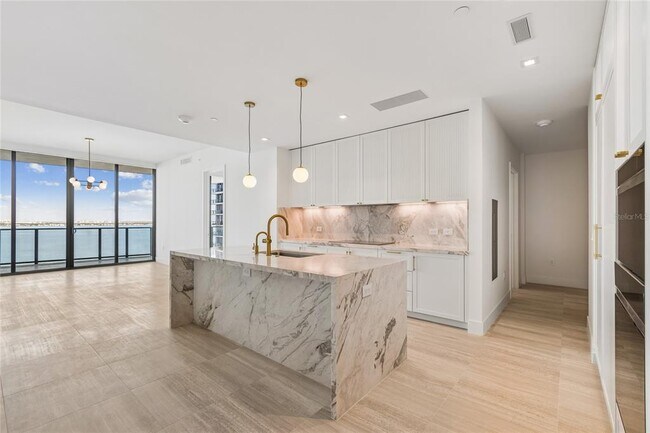 Building Photo - 3015 S Ysabella Ave