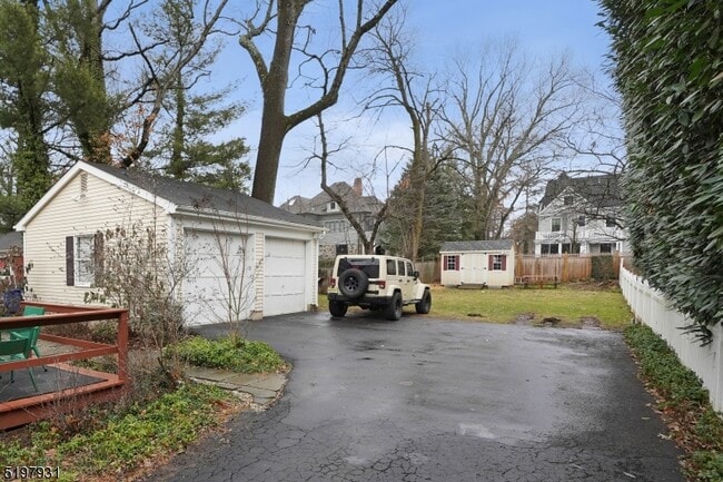 Building Photo - 25 Ruthven Pl