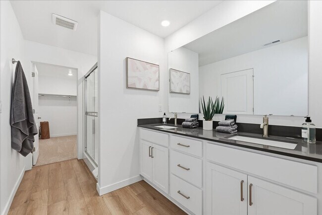 Building Photo - 4226 W Perspective St