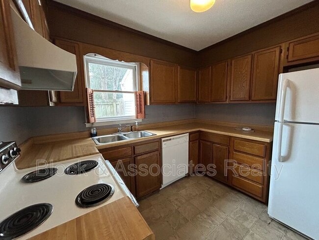 Building Photo - 405 Herndon Dr