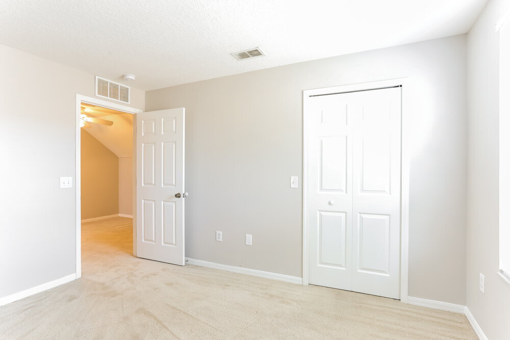 Building Photo - 24922 Oakhaven Ct