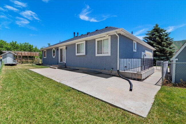 Building Photo - 1676 S Mountain Vw Cir