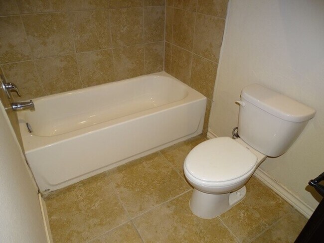 Building Photo - 7117 Micayla Cv