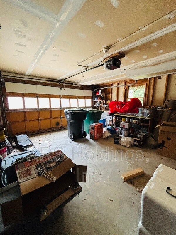 Building Photo - 8416 Summit Acres Dr