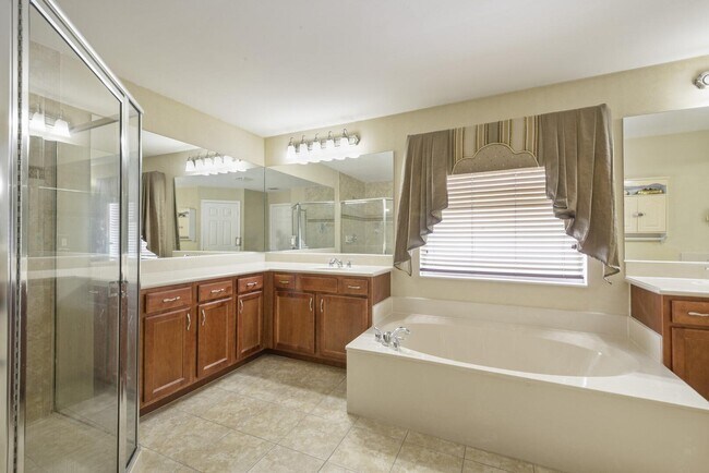Building Photo - 8273 Emerald Winds Cir