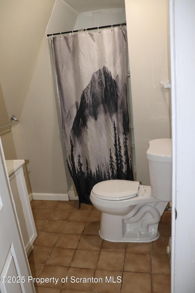 Building Photo - 105 Sambourne St