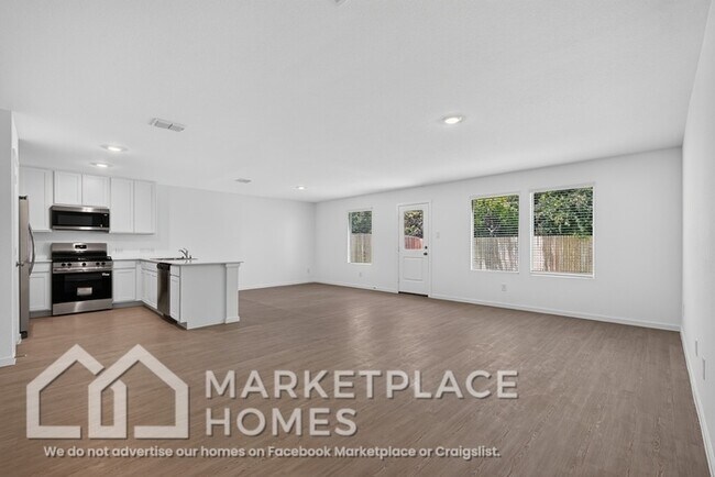 Building Photo - 412 Sambal Dr