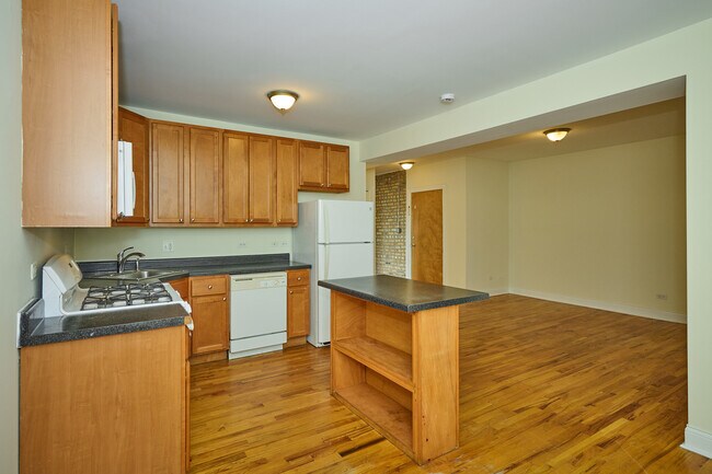 Building Photo - 5014 N Harding Ave