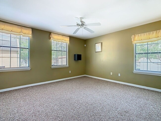 Building Photo - 2 Bedroom 2 Bathroom Townhome is Siena at ...