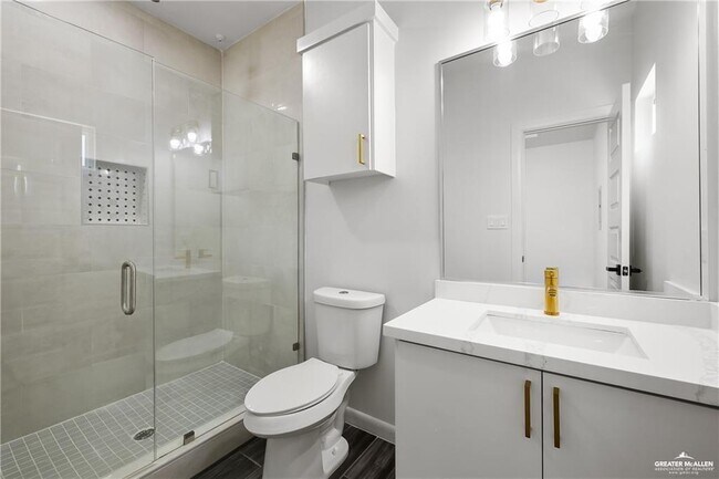 Building Photo - 11 E Hibiscus Ave