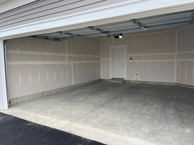 Building Photo - 721 Dropseed Ln