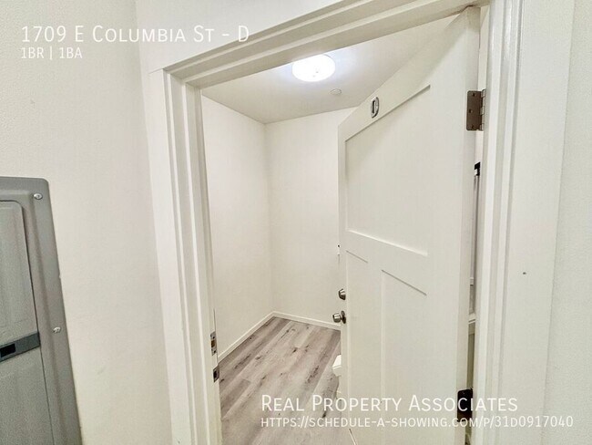 Building Photo - 1709 E Columbia St