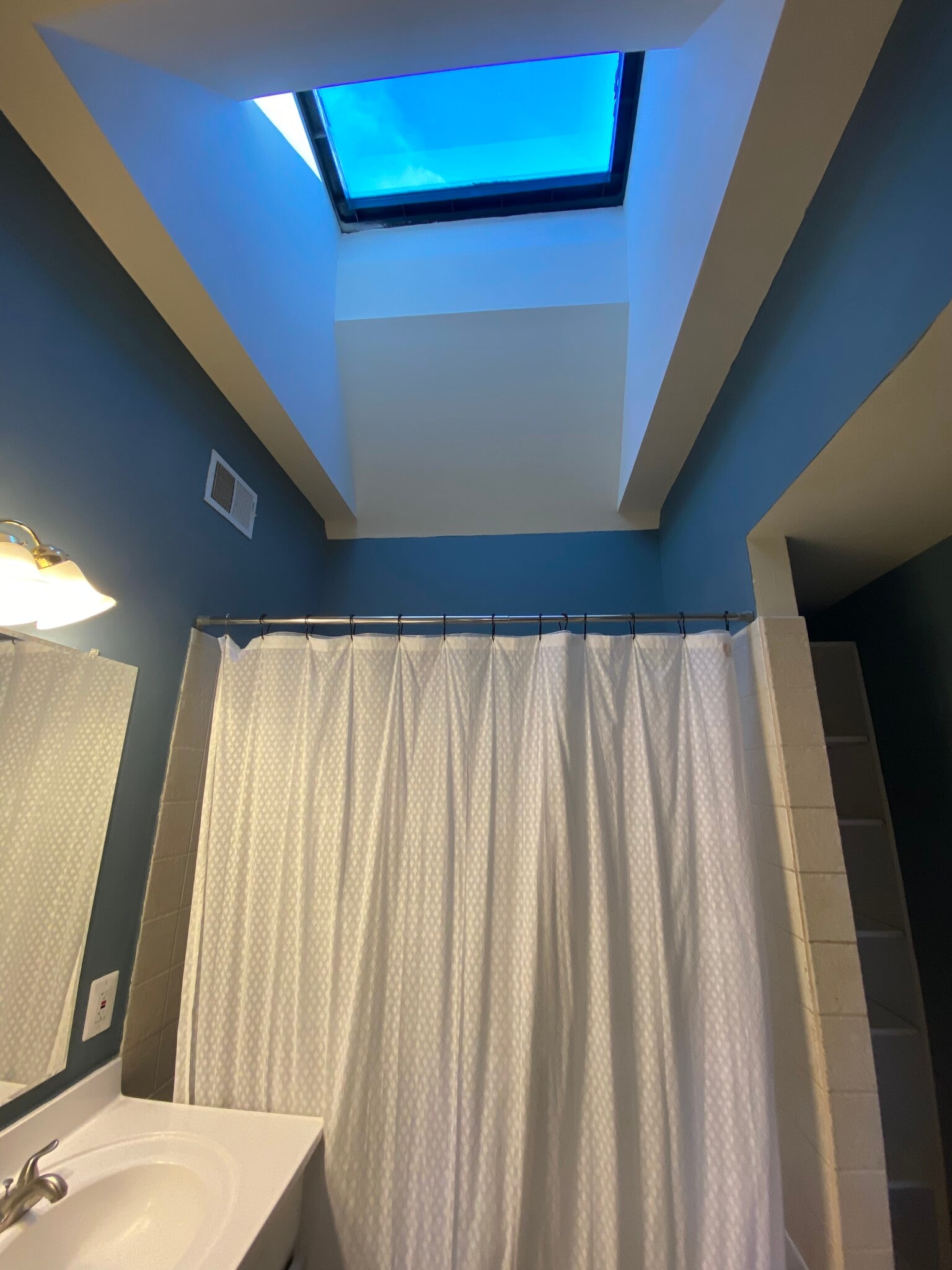 Building Photo - 1820 Madison Ave