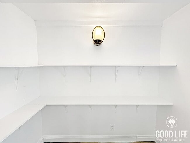 Building Photo - Spacious 4-Bed, 2-Bath Anaheim Duplex with Modern Amenities & Large Backyard + Assigned Parking