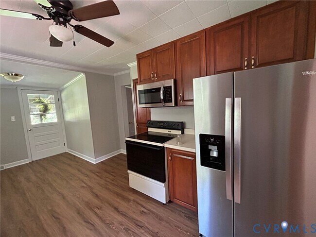 Building Photo - 2408 Ridge Rd