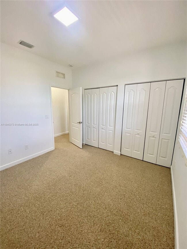 Building Photo - 9604 Town Parc Cir N