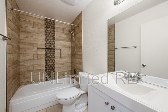 Building Photo - 8430 E Sommer Dr