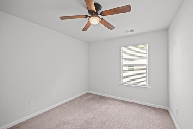 Building Photo - 72 Knotty Ct
