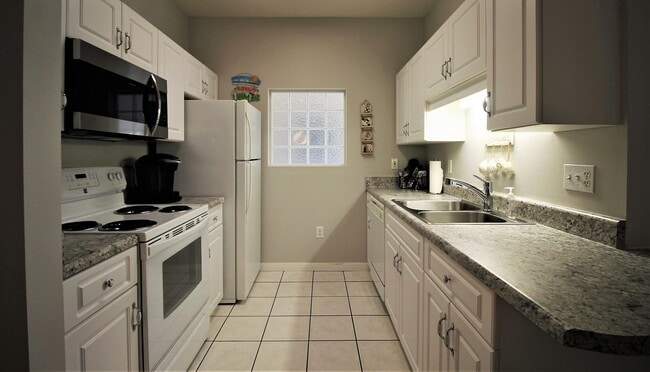 Building Photo - Updated Furnished Condo in Niceville!