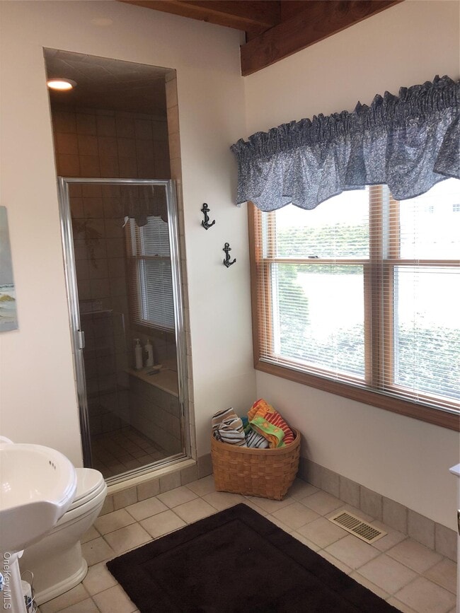 Building Photo - 48 Oakhurst Rd