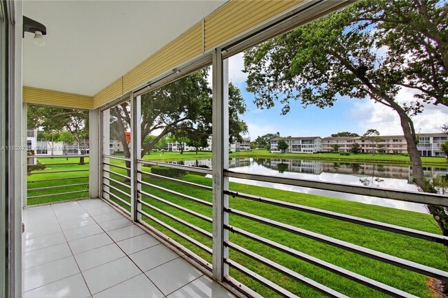 Building Photo - 228 Preston Way
