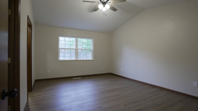 Building Photo - Spruce Hill