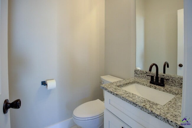 Building Photo - 523 E Chappell St