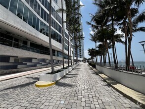 Building Photo - 335 S Biscayne Blvd