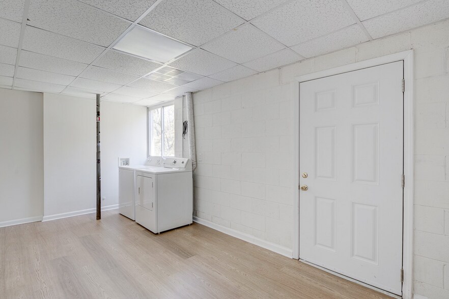 Building Photo - 514 Hillsborough St