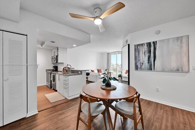 Primary Photo - 275 NE 18th St