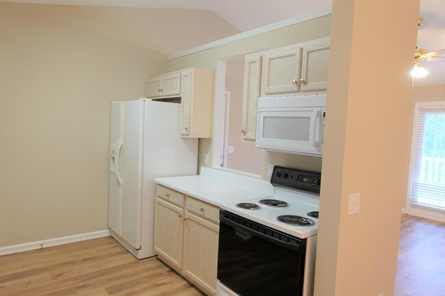 Building Photo - 205 Pelham Square Way