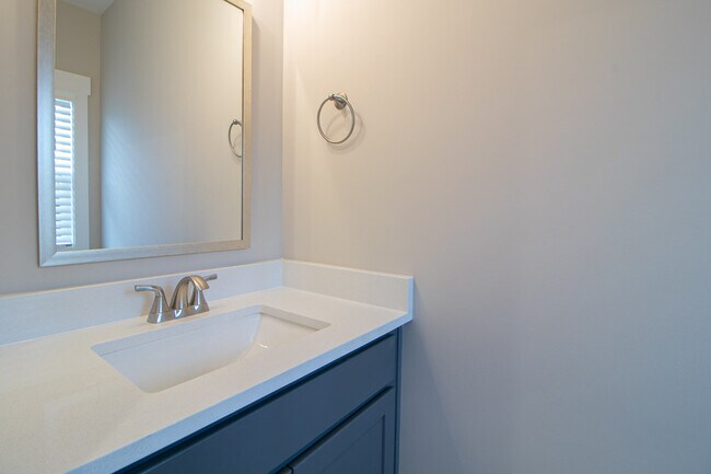 Building Photo - 166 Sango Dr