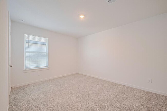 Building Photo - 31022 W Kington Wy