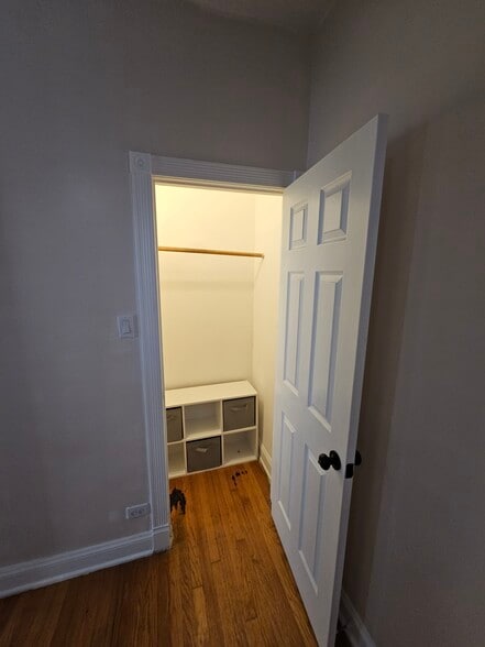 Building Photo - 719 S Central Park Ave