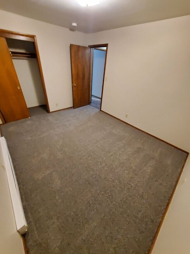 Building Photo - 1359 Fir St S