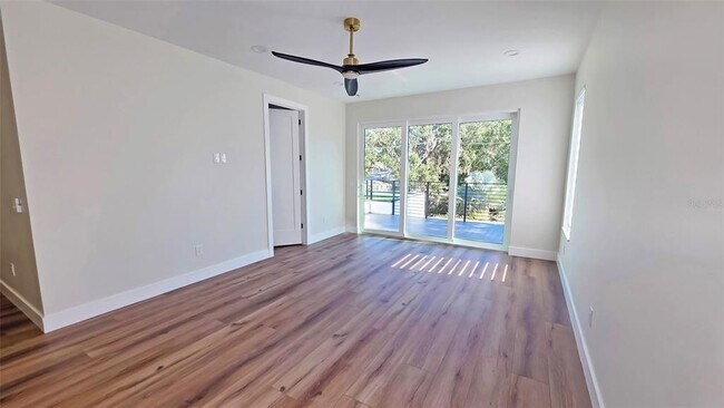 Building Photo - 1156 Cocoanut Ave