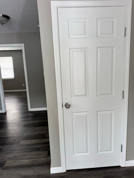 Building Photo - 113 Sandstone Ct